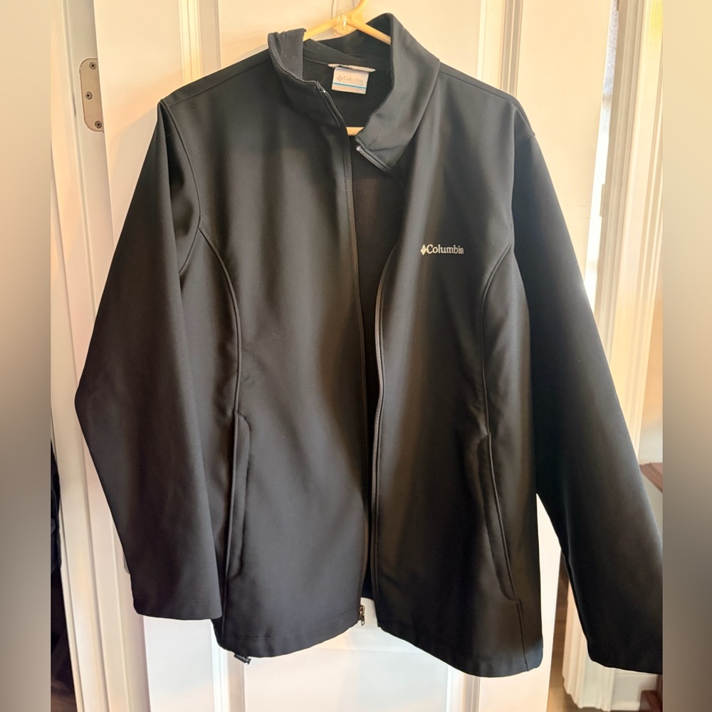 Columbia Men's Black Performance Jacket